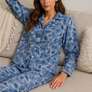 Cozy Blue Floral Women's Pajama Set